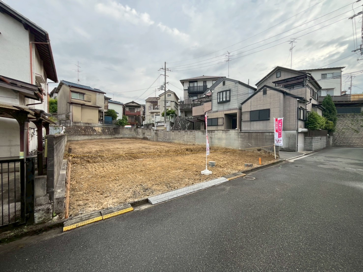 枚方市東香里元町　建築条件なし売土地