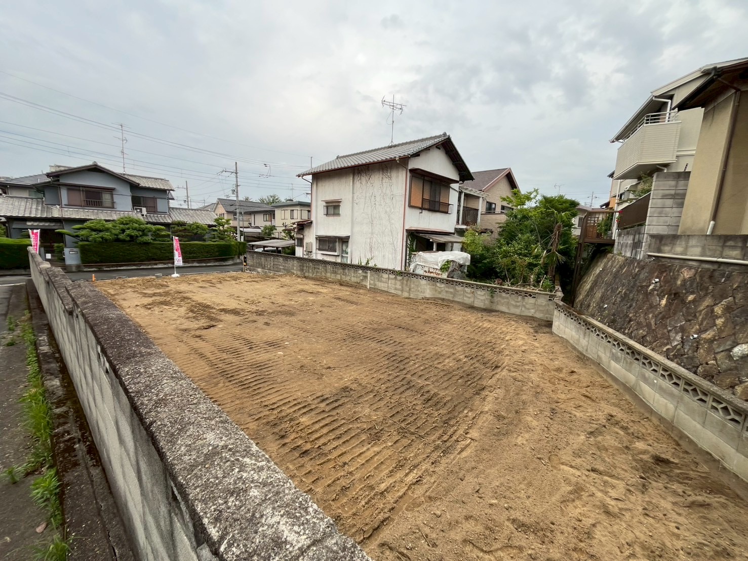 枚方市東香里元町　建築条件なし売土地